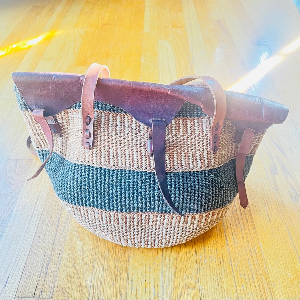 Super Nice Large Woven Color-Blocked Market Bag.